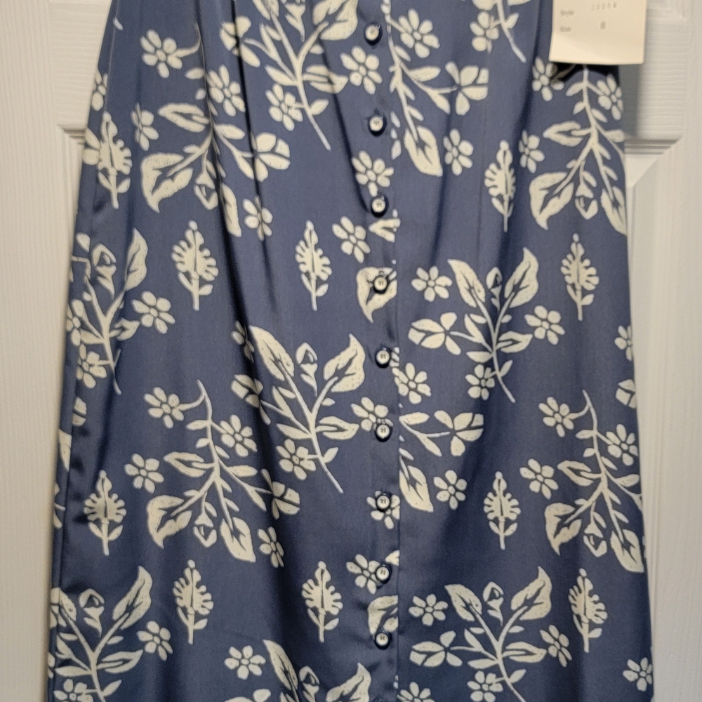 New REXX Ltd. skirt. Blue with white floral pattern. Size Medium